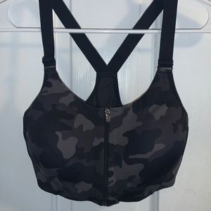 Selling a Target (all in motion) brand sports bra: size 36C.